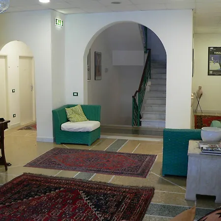 Santa Costanza Hotel