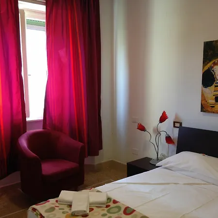 Santa Costanza Hotel